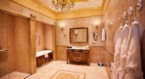 حمام بزرگ و مجلل هتل مولتی گرند فارائون ایروان