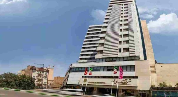 نمای بیرونی ساختمان هتل سی نور مشهد
